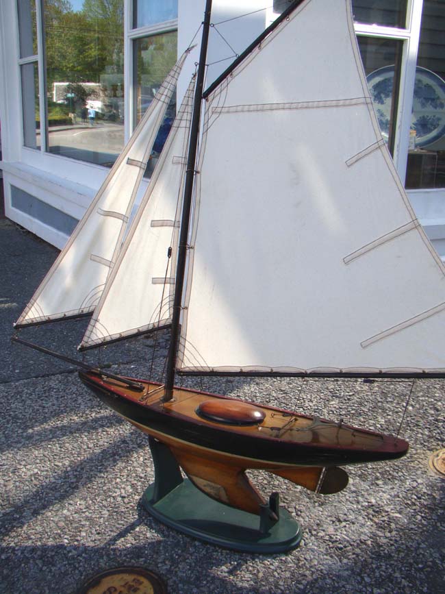 An attractive vintage Pond Boat